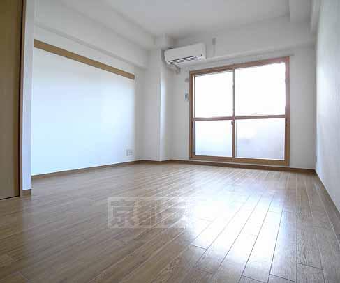 居室・リビング　ドーンと広いお部屋です