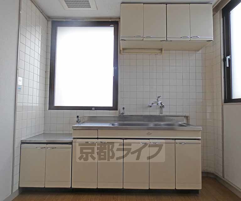 キッチン　キッチンです。