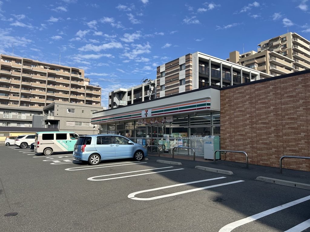 コンビニ　セブンイレブン小倉錦ケ丘店（コンビニ）まで390m
