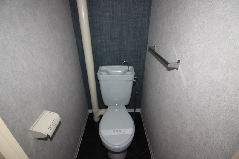 ビバリーハウス西新Bの玄関写真
