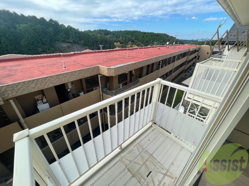 バルコニー　バルコニーがあるので洗濯物は外に干せそうですね～