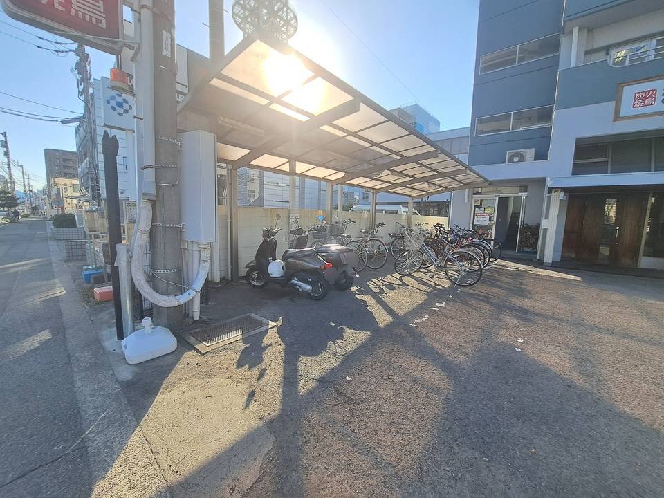 駐車場　駐輪場