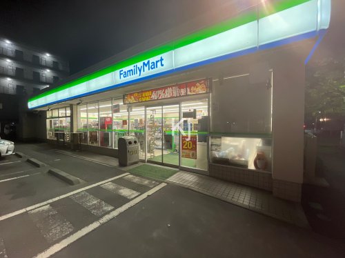 コンビニ　ファミリーマート 宿町四丁目店（コンビニ）まで384m