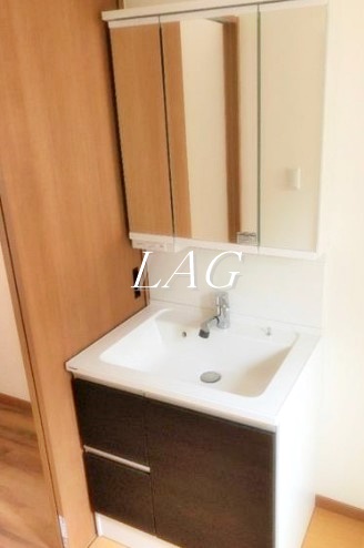 洗面設備　独立洗面台です。