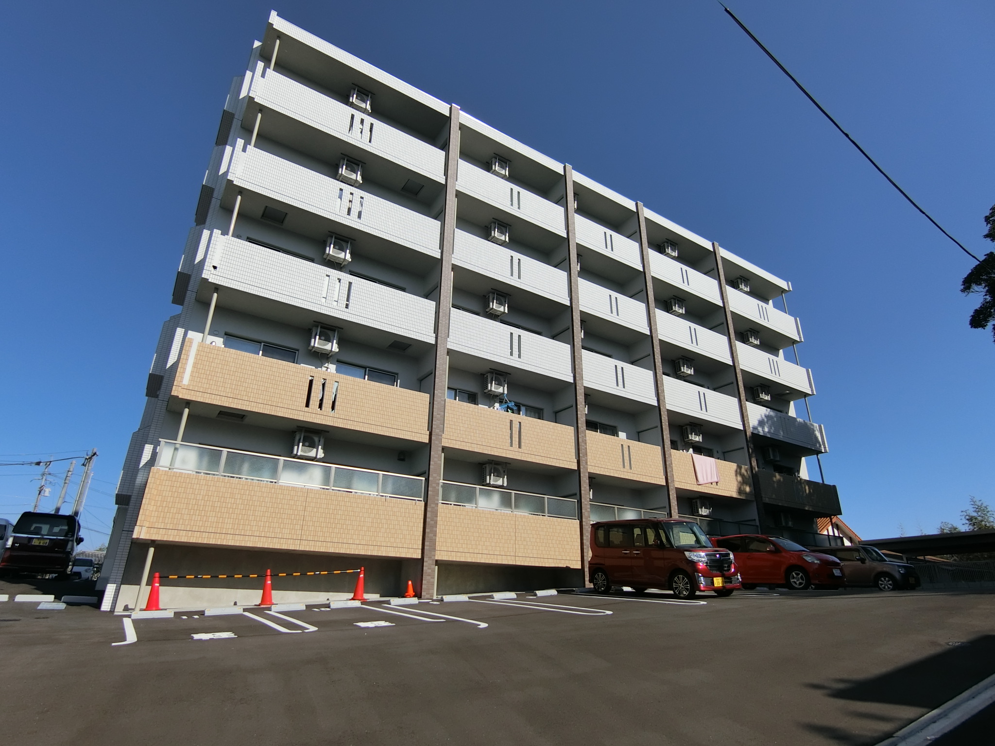 建物外観　建築中の為、同タイプイメージです。