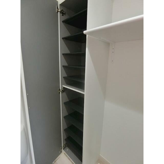 玄関　シューズボックスは棚の高さが調節可能でブーツも入ります！