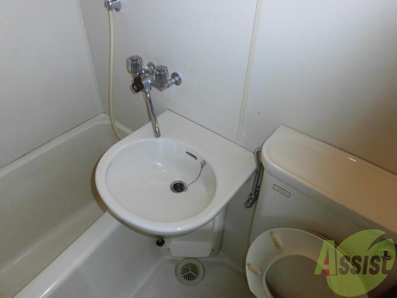 洗面設備　歯ブラシはこちらにどうぞ