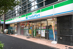 コンビニ　ファミリーマート 杉並桃井店（コンビニ）まで249m