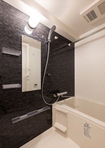 バス・シャワールーム　ゆったり過ごせるお風呂です