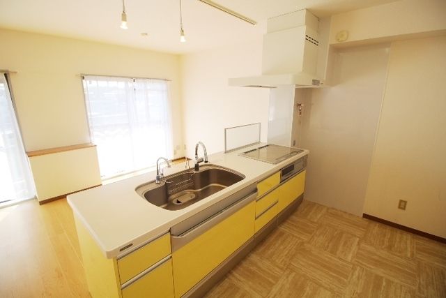 キッチン　※別部屋参考写真です