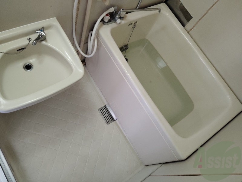 バス・シャワールーム　お風呂は追い焚きもあって長く入りたくなりますね。