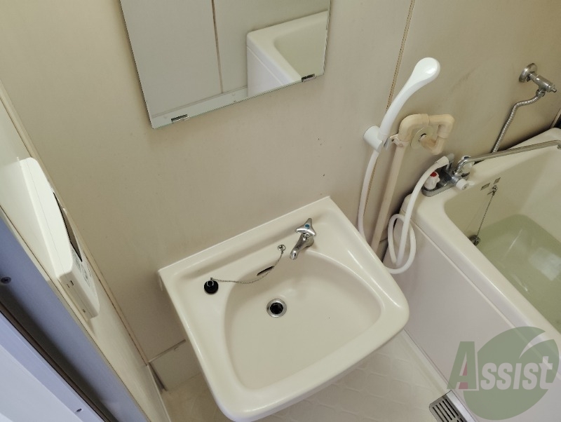 洗面設備　洗面台はこちら。あると意外と便利なんですよね。。