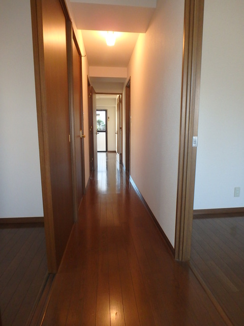 玄関　※別部屋参考写真