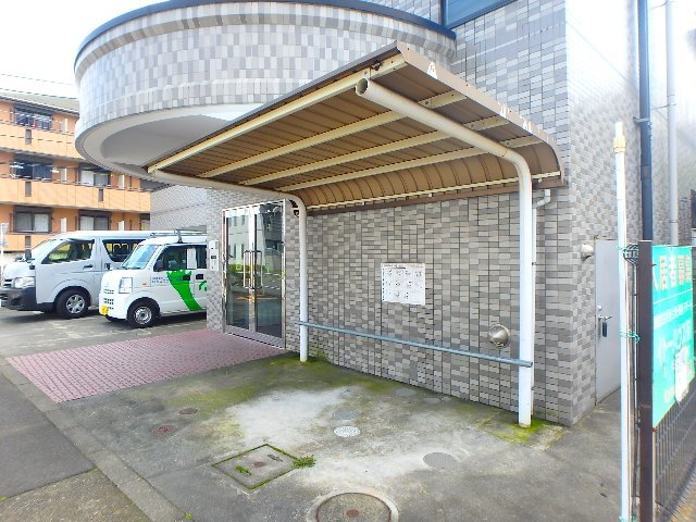 その他共有部分　自転車置き場は敷地内に設備、お出かけの際にも便利ですね。