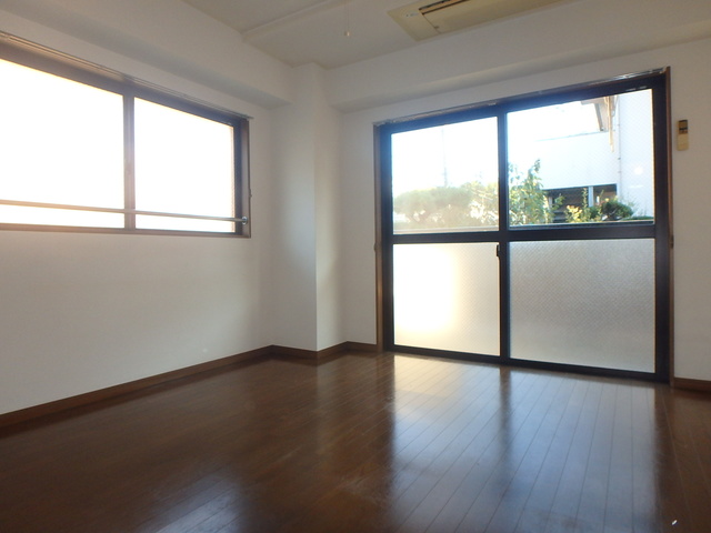 居室・リビング　※別部屋参考写真