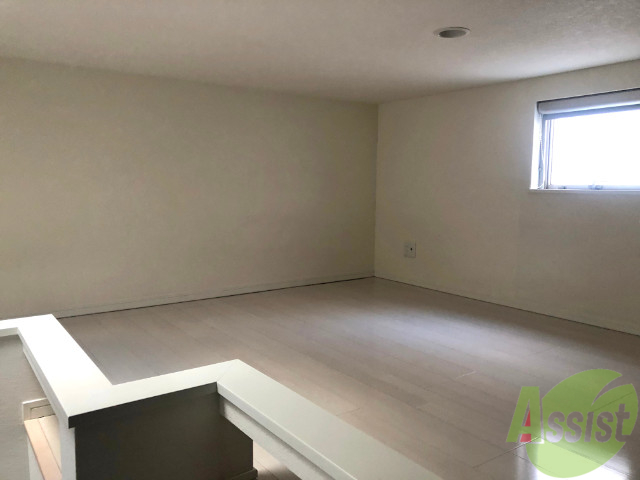 その他部屋・スペース　広々としたロフトは窓付きで気持ちい朝陽を浴びて起きれます。