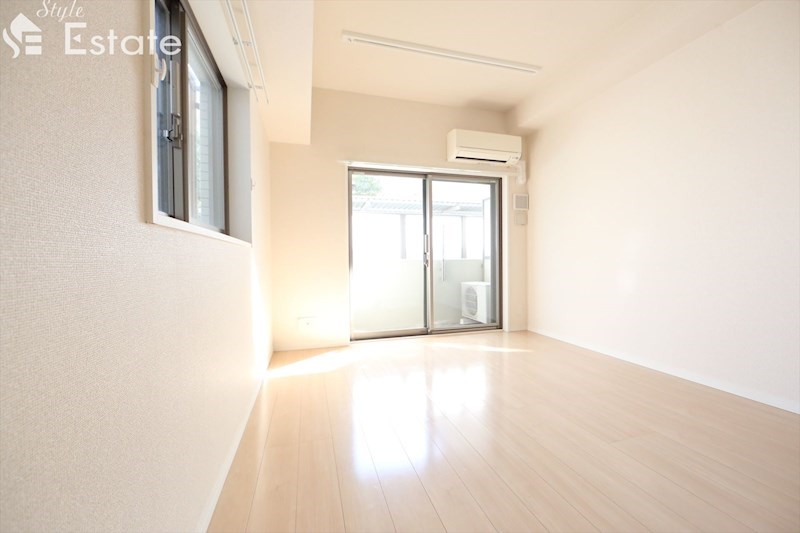 居室・リビング　内装