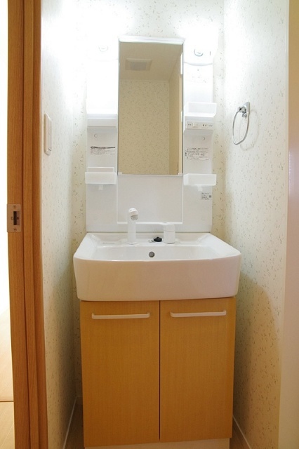 洗面設備　類似室内