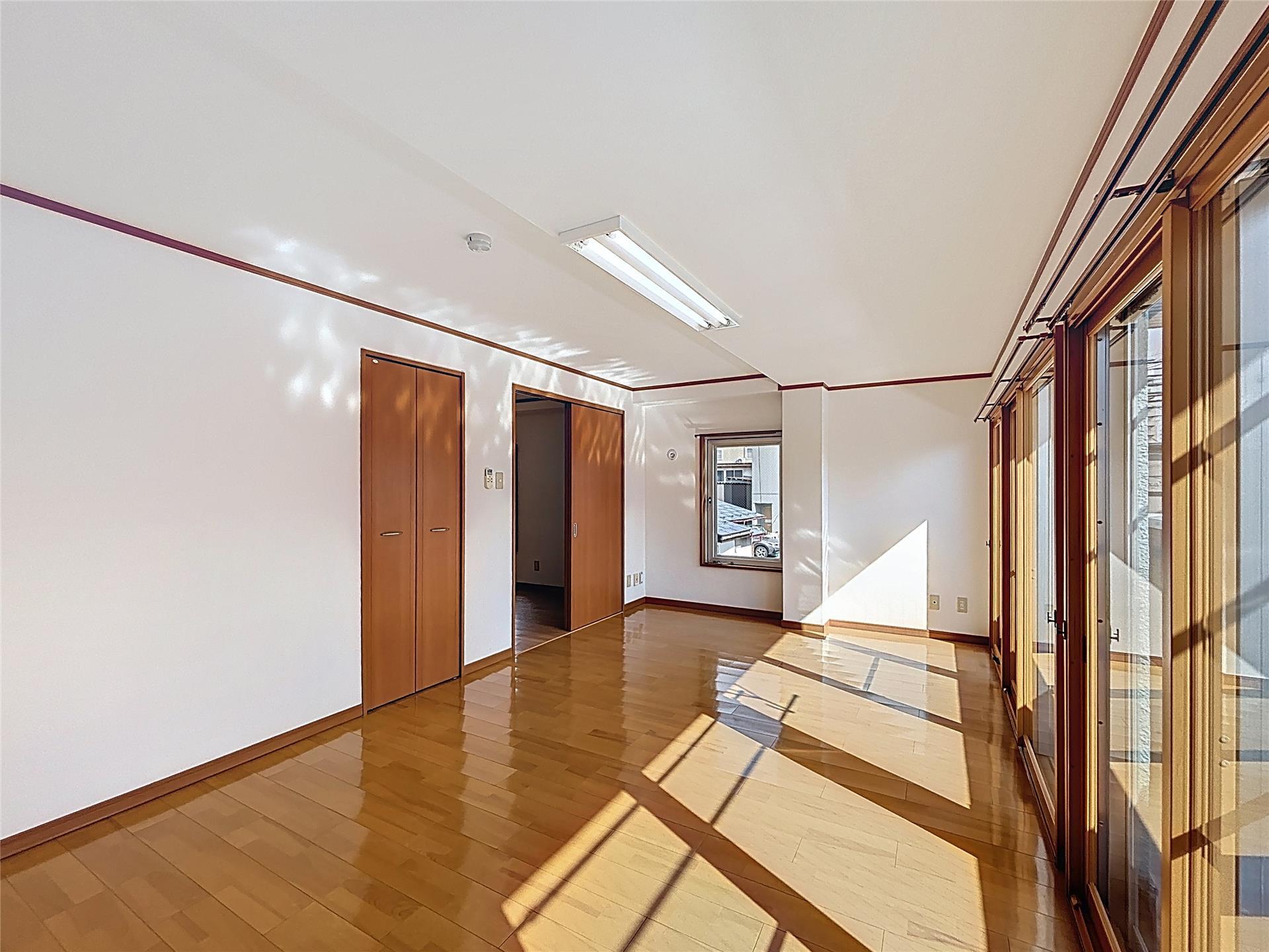 居室・リビング　反転タイプのイメージ写真です