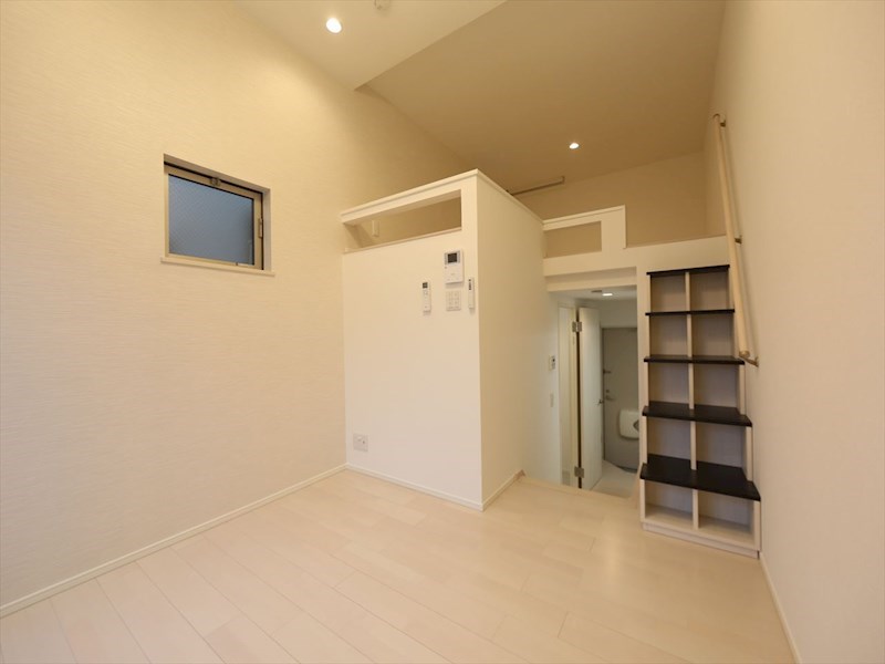 居室・リビング　洋室5.2帖　ロフト5帖（収納にも寝室にも使えます）