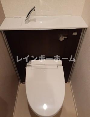 トイレ　※同施工会社参考写真