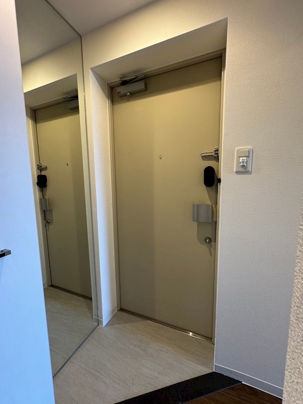 玄関　収納もある玄関です