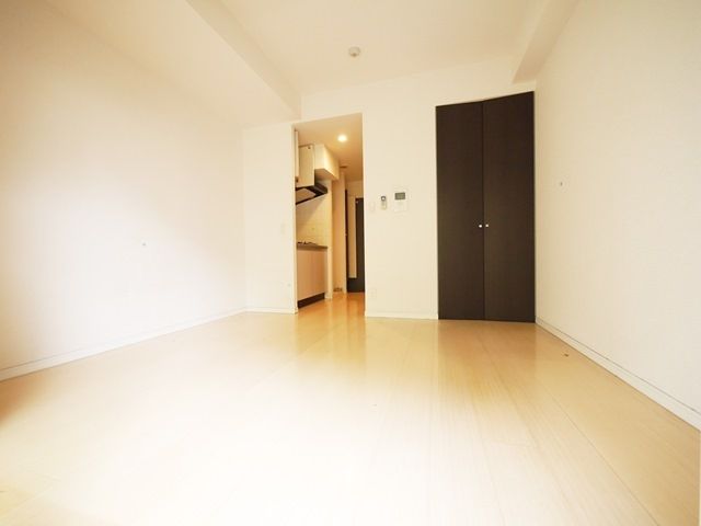 居室・リビング　★洋室６帖！★