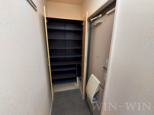 玄関　イメージ（同建物内別部屋の写真です）