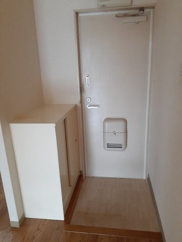 玄関　収納もある玄関です