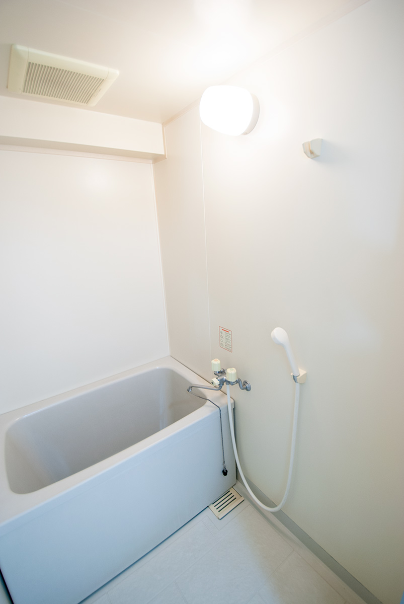 バス・シャワールーム　清潔感のあるお風呂です(^^)／　※同物件別部屋画像です