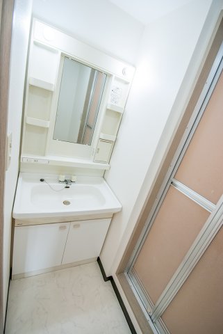 洗面設備　嬉しい独立洗面台(^^)／　※同物件別部屋画像です