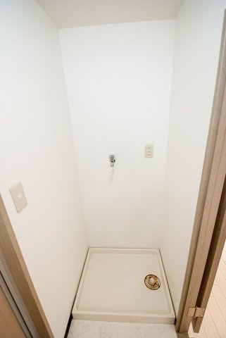 その他設備　もちろん室内洗濯機置場です(^^)／　※同物件別部屋画像です