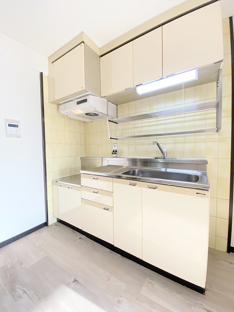 キッチン　２口ガスコンロの置けるキッチンです