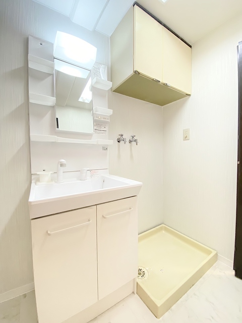 洗面設備　独立洗面台・室内洗濯機スペース