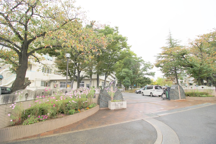 小学校　さいたま市立中尾小学校（小学校）まで130m