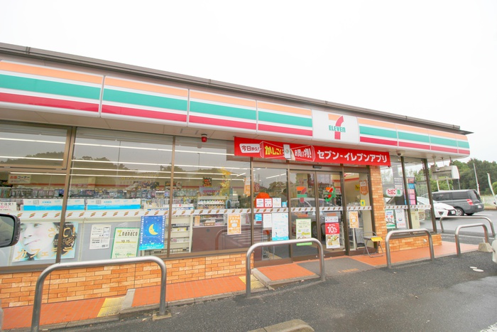 コンビニ　セブンイレブン（コンビニ）まで400m