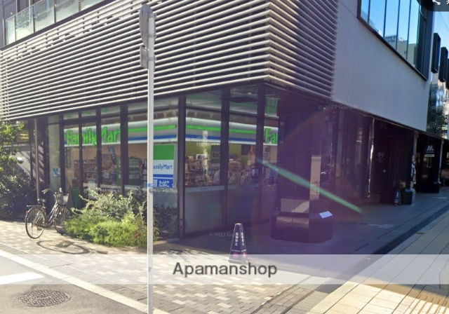 コンビニ　ファミリーマートザロイヤルパークキャンバス大阪北浜店（コンビニ）まで1374m