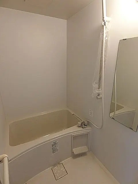 バス・シャワールーム　落ち着いた空間のお風呂です