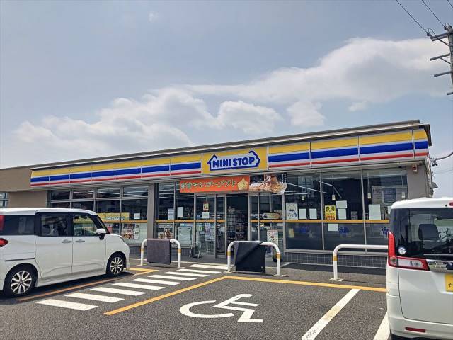 コンビニ　ミニストップ知立西中店（コンビニ）まで447m