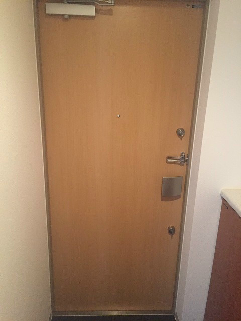 玄関　※別部屋のお写真になります