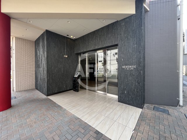 エントランス　セレニテ江坂ルフレ　エントランス