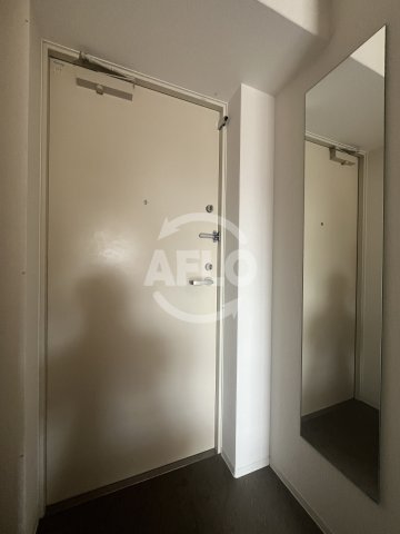 玄関　セレニテ江坂ルフレ　玄関