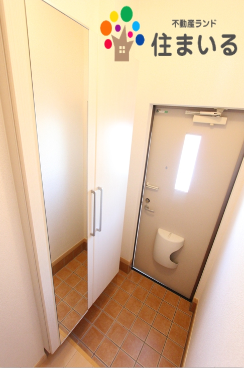 玄関　※写真は同型タイプとなります