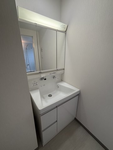 洗面設備　※同物件別号室参考写真