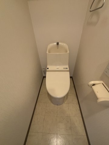 トイレ　※同物件別号室参考写真