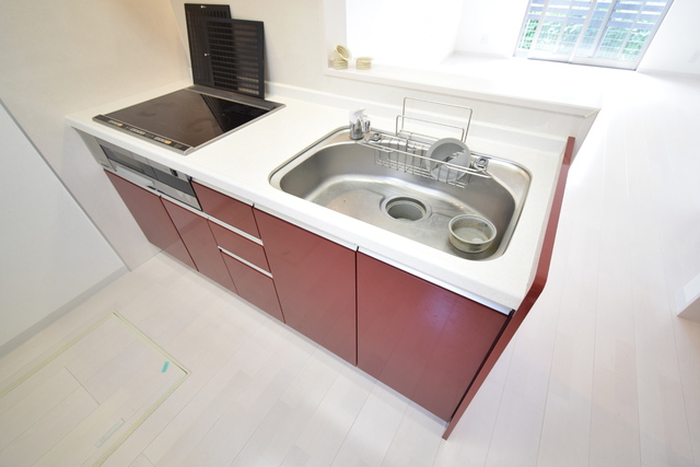 キッチン　※同タイプのお部屋の写真です