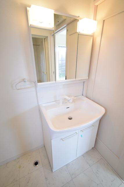 洗面設備　※同タイプのお部屋の写真です