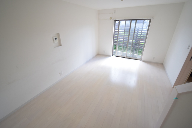 居室・リビング　※同タイプのお部屋の写真です