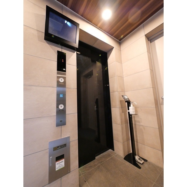 ロビー　エレベーター