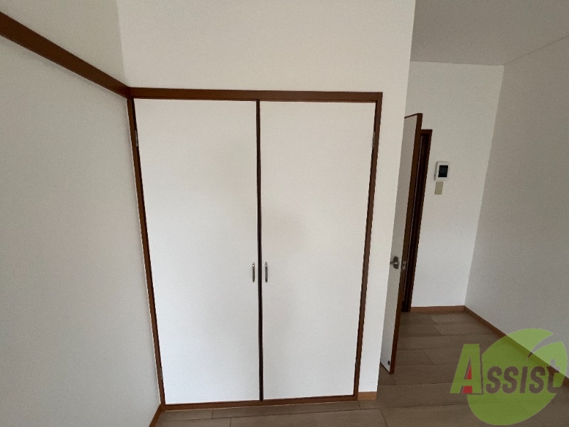 収納　洋室のクローゼット。広さは十分そうです。